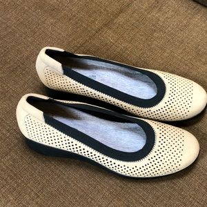 Taupe and black fabric Clark’s wedge slip-ons